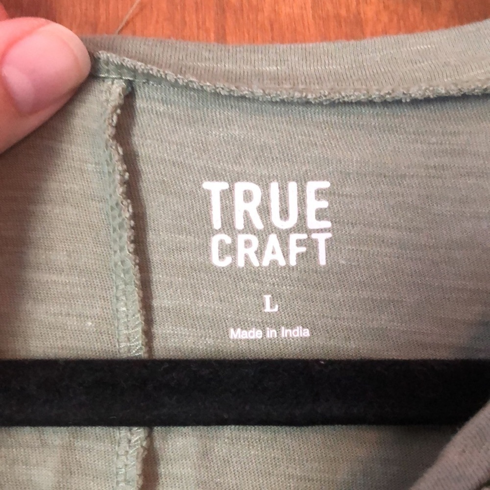 True Craft sage green high low long sleeved tee - Picture 2 of 7
